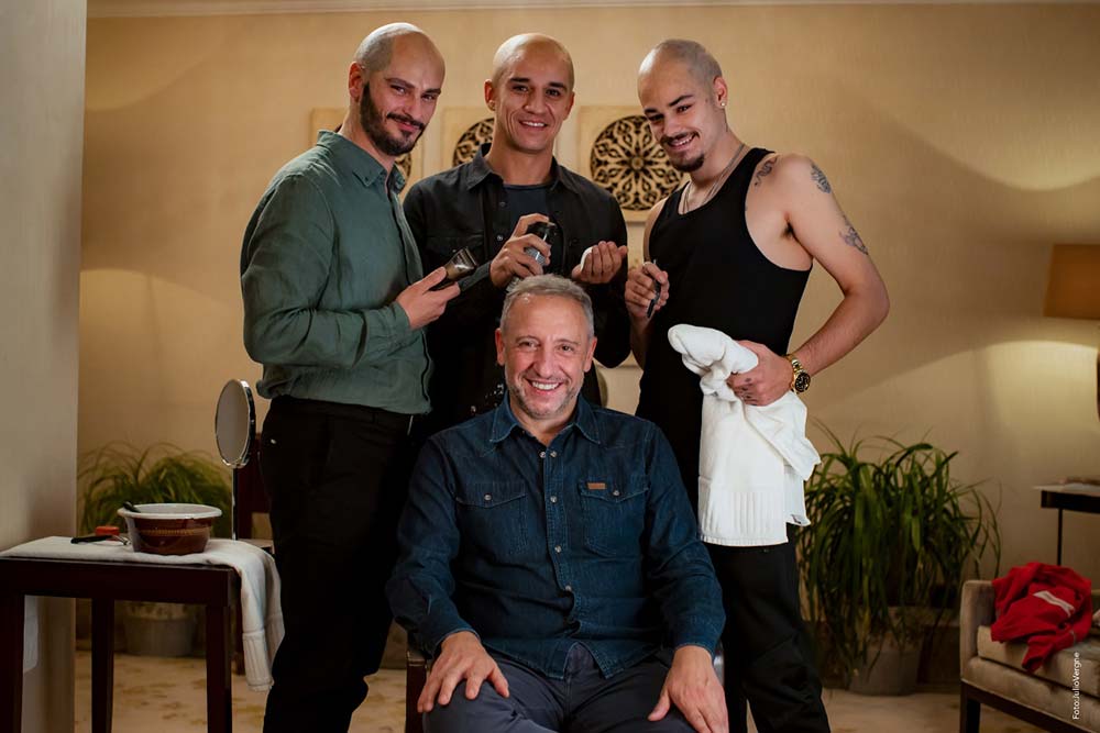 Leo Harlem, Jesús Vidal y Amaia Salamanca en una comedia de calvos