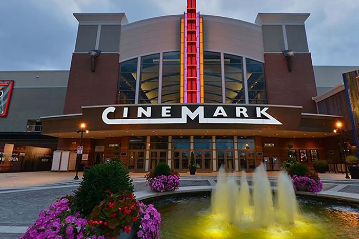 Universal llega a un acuerdo con una importante cadena de cines para reducir la ventana de exhibición por la pandemia del coronavirus