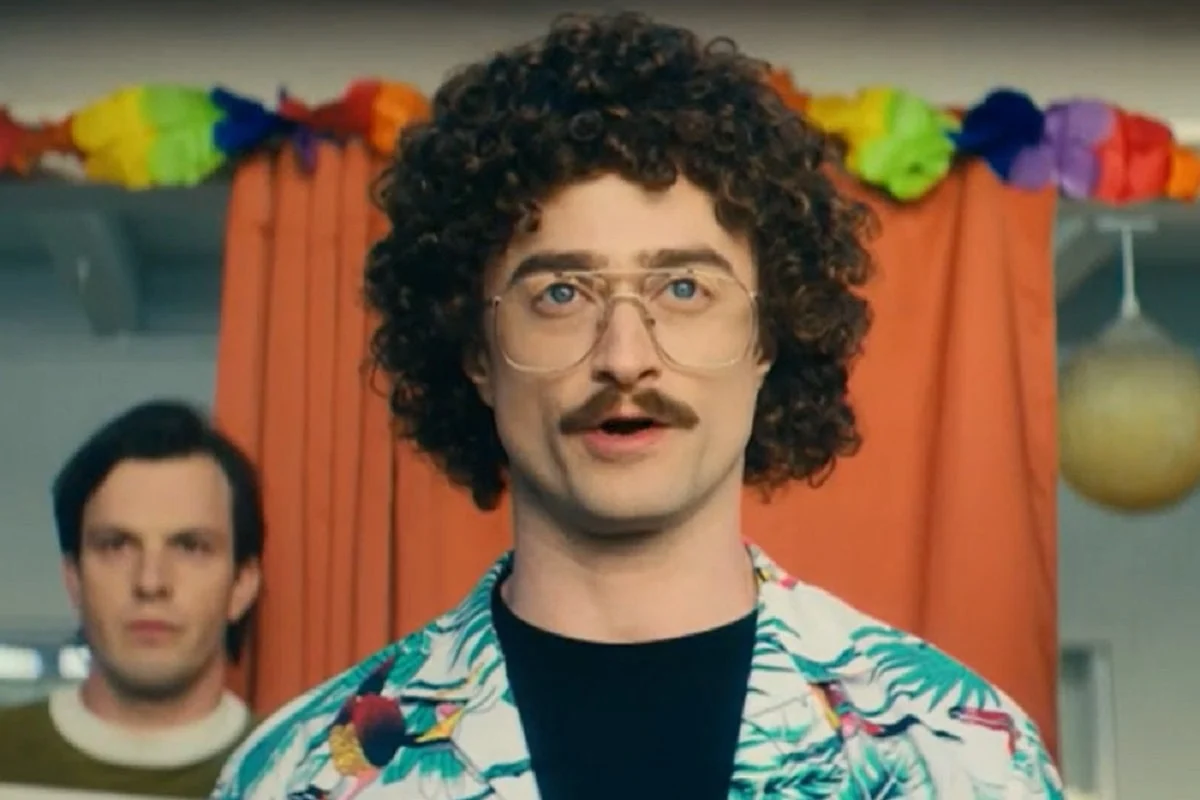 Daniel Radcliffe luce pelucón en el biopic de Al Yankovic