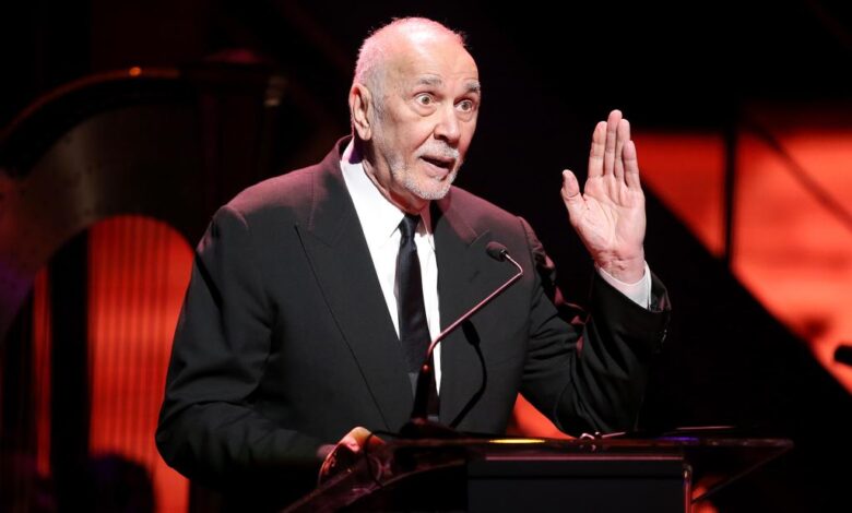 Frank Langella señala a Netflix como responsable de su cancelación