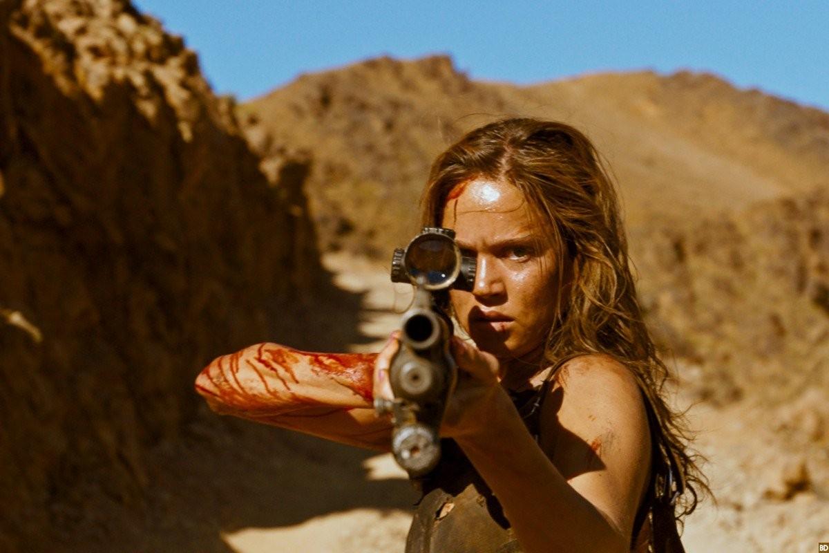 Matilda Lutz firma como la nueva Red Sonja