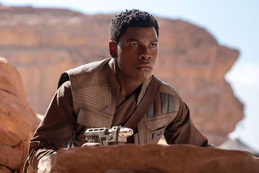 John Boyega se dedica a hacer tests