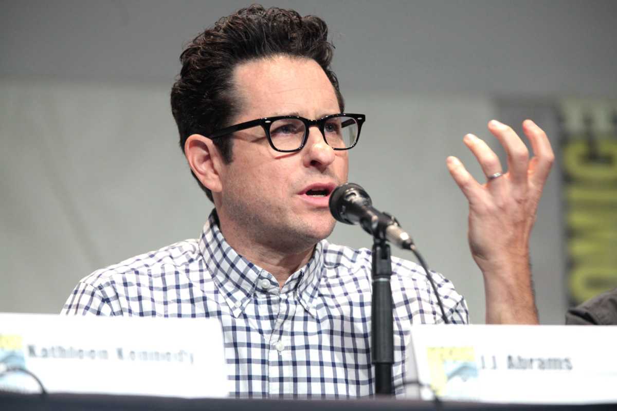 Warner suspende sus acuerdos con J.J. Abrams, Chuck Lorre y Greg Berlanti