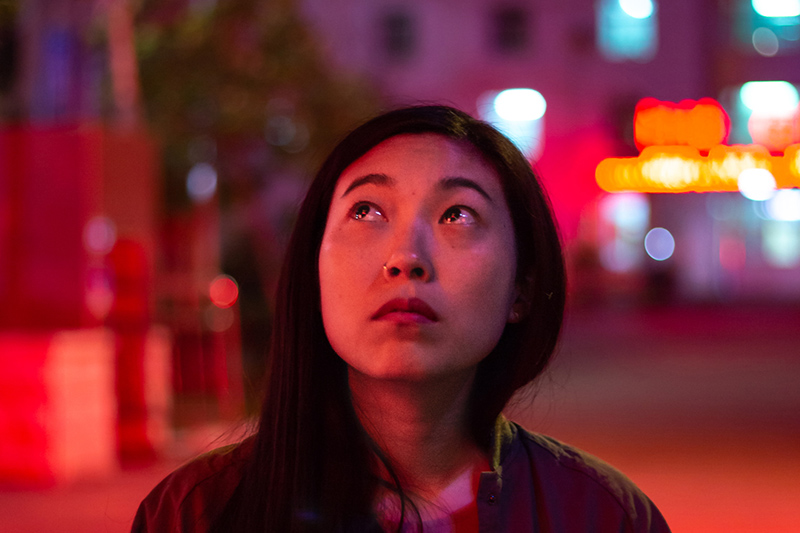 Awkwafina se lo juega todo en una película