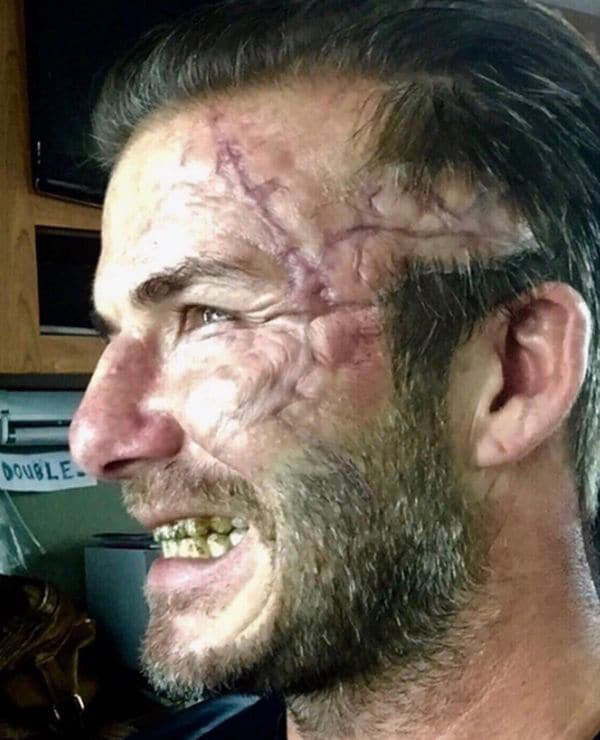 David Beckham divulga una foto de su apariencia horrible en “King Arthur: Legend of the Sword”, que actualmente filma Guy Ritchie
