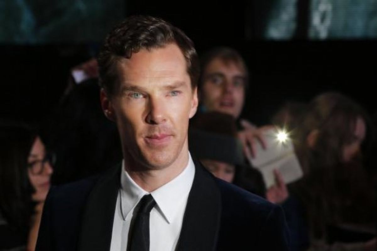 Benedict Cumberbatch se mancha de sangre en la nieve
