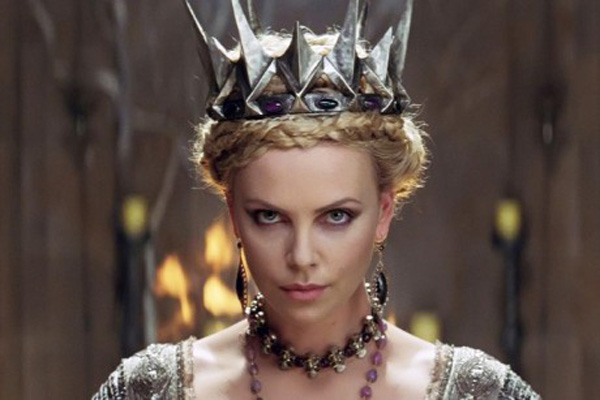 Charlize Theron, analista de la CIA