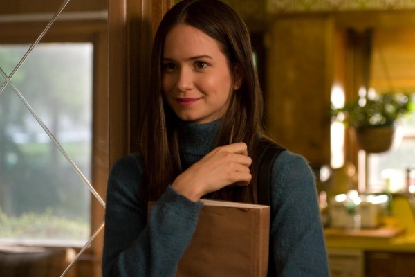 Katherine Waterston, madre con problemas