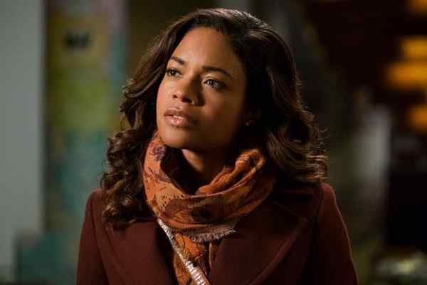 ¿Tendrá Moneypenny, la secretaria de James Bond, película propia?