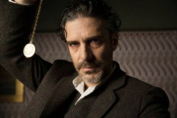 Leonardo Sbaraglia rueda en Valencia “El desentierro”