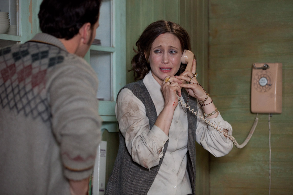 Vera Farmiga, demonios, OVNIS