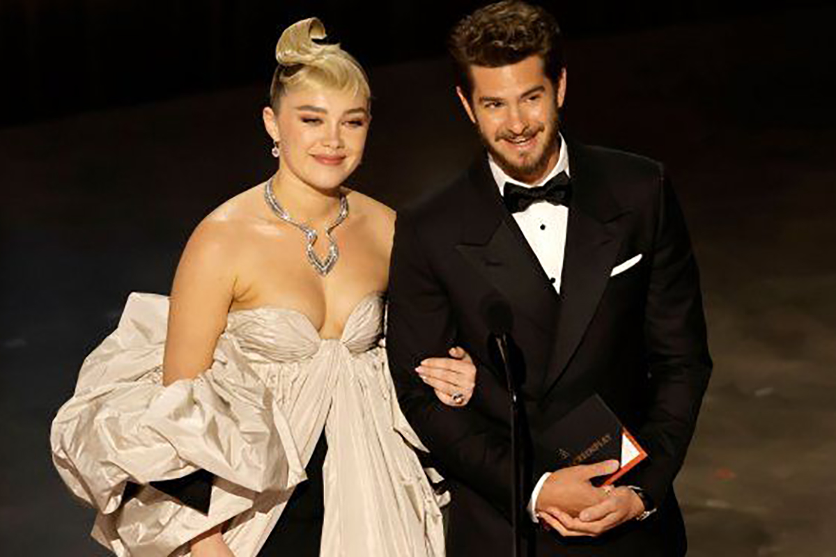 Andrew Garfield y Florence Pugh 