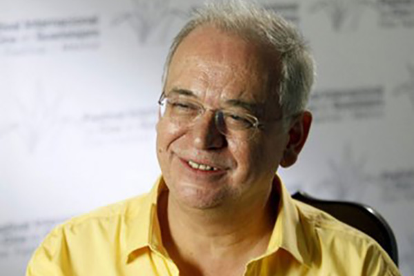 Diego Galán recibe la Medalla de Oro de la Academia de Cine