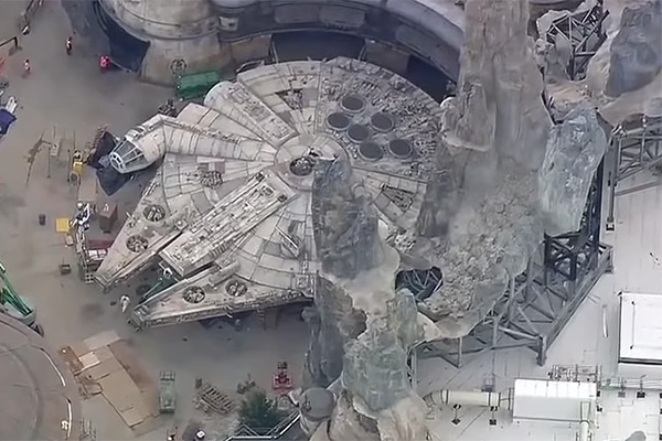 "Star Wars": Luke Skywalker inaugura la nueva y galáctica atracción más espectacular de Disneyland hasta la fecha