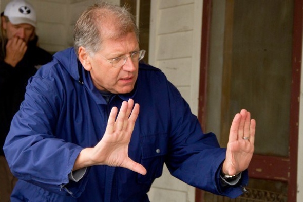 Robert Zemeckis filmará un manifiesto de vuelo seriado