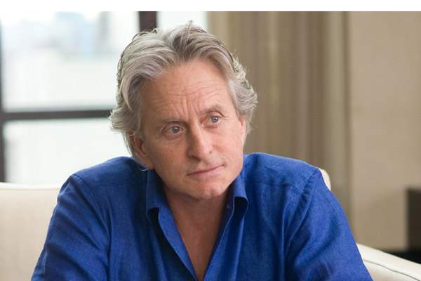 Michael Douglas, acusado de acoso sexual, apela a la responsabilidad de los medios