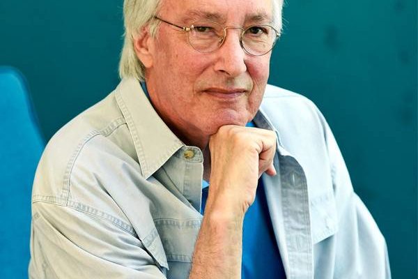 Adiós a Steven Bochco, creador de “Canción triste de Hill Street”