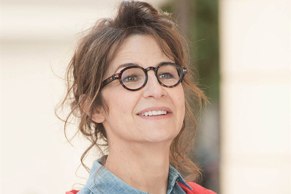 Entrevista con Valérie Lemercier, directora, guionista y protagonista de “Los 50 son los nuevos 30”