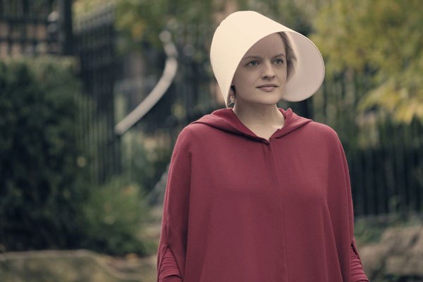 Elisabeth Moss, pasa de “The Handmaid’s Tale” a la cocina de la mafia