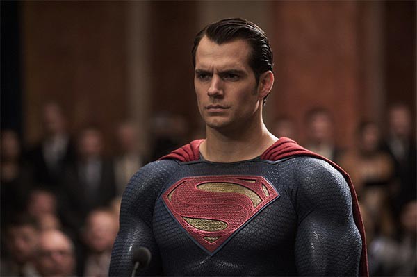 Henry Cavill pierde su capa de Supermán: ¿Afectado por la Kryptonita?