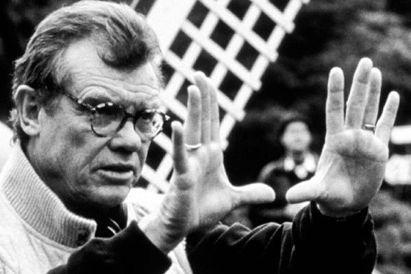 Fallece Hugh Wilson, director de “Loca academia de policía”