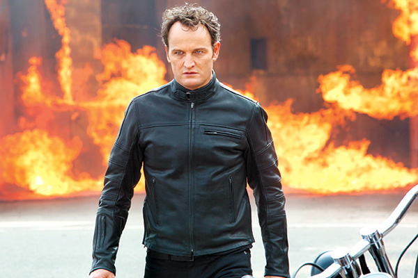 Jason Clarke visita el cementerio de animales de Stephen King