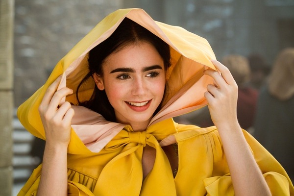 Lily Collins, superviviente en “Titan”