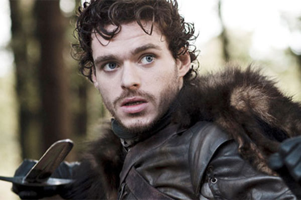 Richard Madden será el manager de Elton John