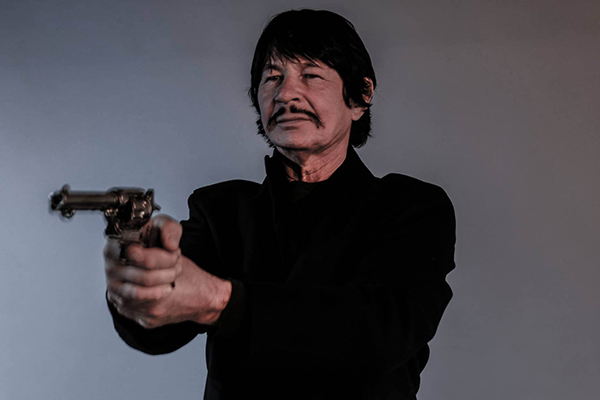 Charles Bronson sigue vivo… ¡y hasta estrena película!