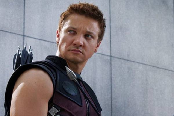 Jeremy Renner acompañará a Jamie Foxx en la adaptación del cómic “Spawn”