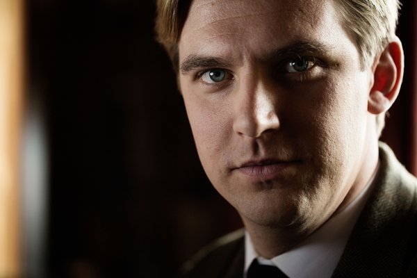 La bestia Dan Stevens acepta la llamada de la selva de Harrison Ford