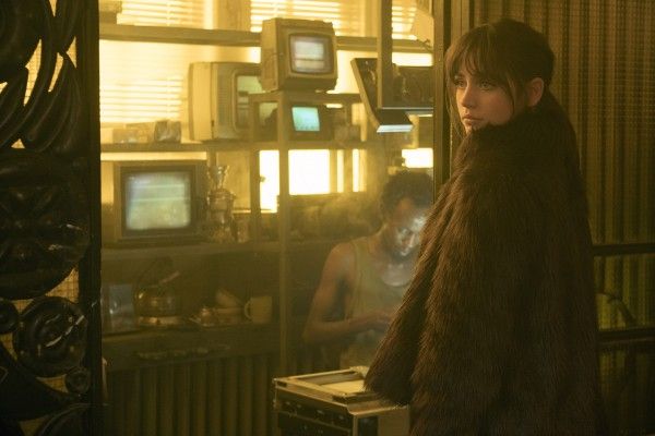 Ana de Armas, en busca de las canciones de The Beatles, con Danny Boyle y Lily James