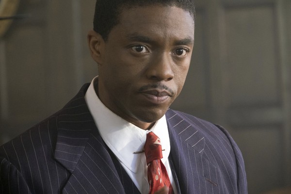 Chadwick Boseman deja Wakanda y a "Black Panther" para apuntarse a la policía
