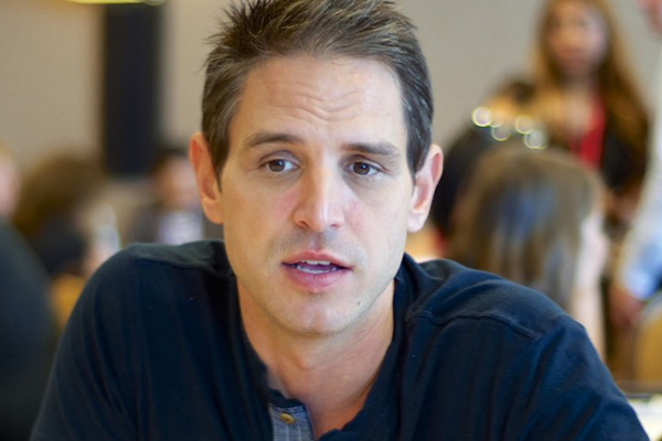 El showrunner y director de “Con amor, Simon” Greg Berlanti logra el contrato de sus sueños con Warner