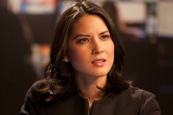 Olivia Munn denuncia a un depredador sexual en "Predator"