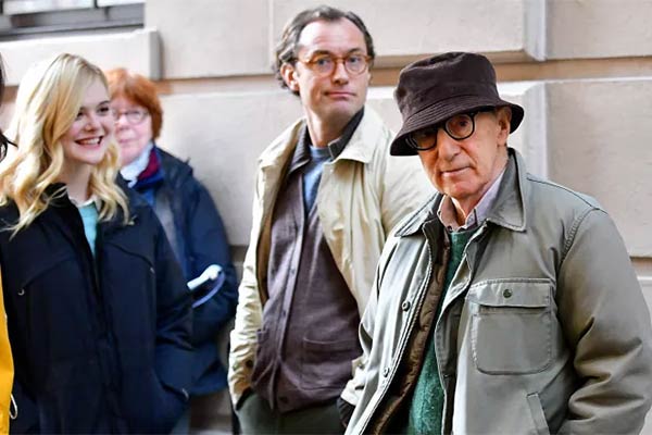 Jude Law se queja de que la última película de Woody Allen siga sin estrenarse