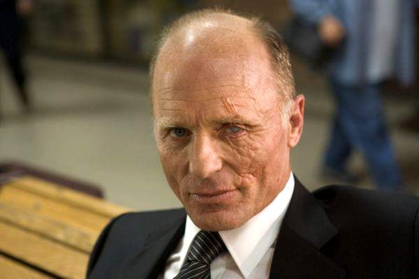 Ed Harris hará también la "Resistence"