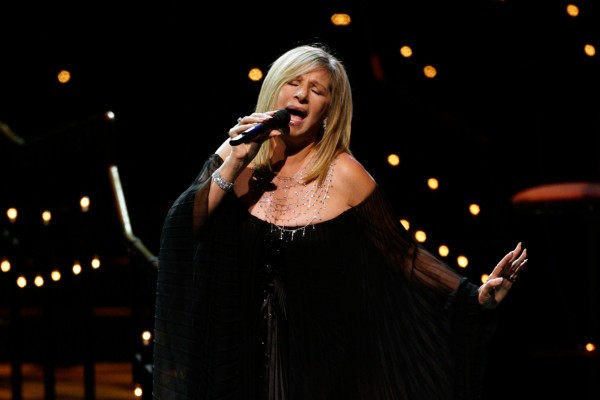 Barbra Streisand vuelve a cantar, en un disco de cariz político