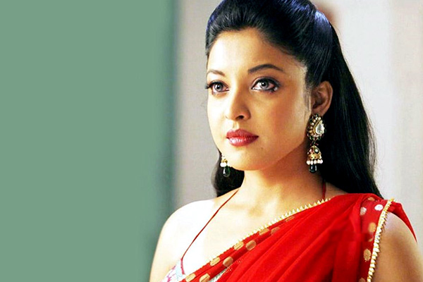 Las acusaciones de abusos sexuales y el movimiento #MeToo llegan a Bollywood en la India