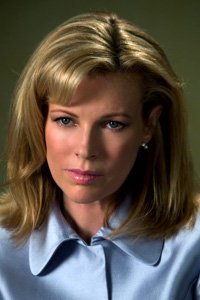 Kim Basinger, el Jack Bauer de las amas de casa