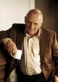 Anthony Hopkins vuelve a dirigir y debuta como guionista