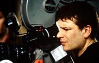 Peter Cattaneo explora el mundo del rock