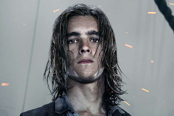 Tras “Titanes”, Brenton Thwaites se pasa al cine romántico