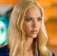 Jessica Alba se une a la nueva película de Mike Myers