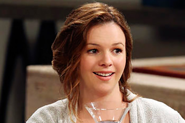 Amber Tamblyn, hija del presidente en la serie de ciencia ficción "Y: The Last Man"