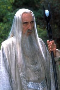 Christopher Lee da el cante