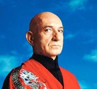 Ben Kingsley convertido en doctor