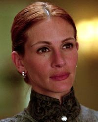 Julia Roberts riñe a unos paparazzi