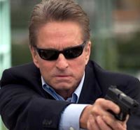 Michael Douglas en un papel de Dana Andrews