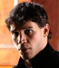 Sergio Peris-Mencheta seducirá a “La reina”